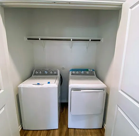 Washer & dryer included