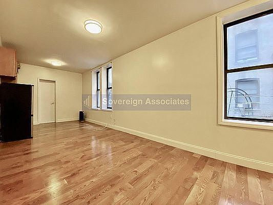 4th image of 2 Pinehurst Ave APT 2B