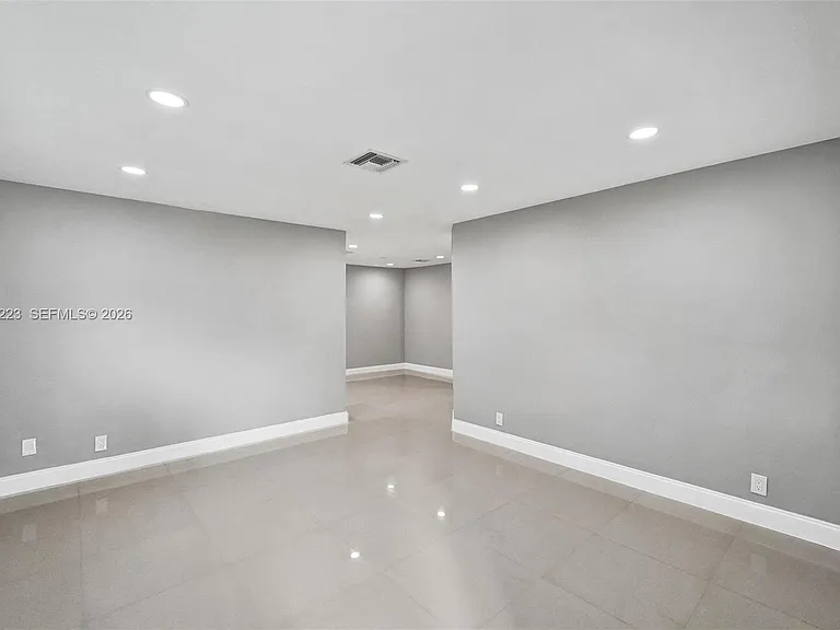 1423 Garfield St — Photo 4