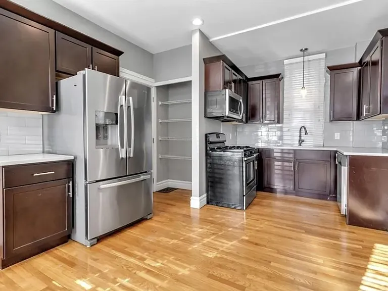 11 Whitney Pl #2 — Photo 7