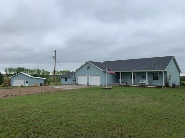 442 N 150th Rd, Bennington, KS 67422