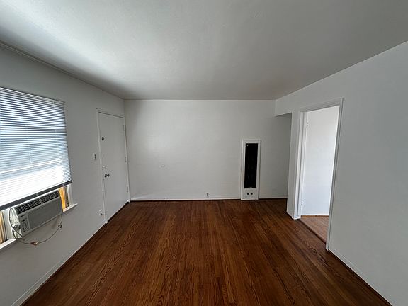 3rd image of 20 Roycroft Ave APT 5