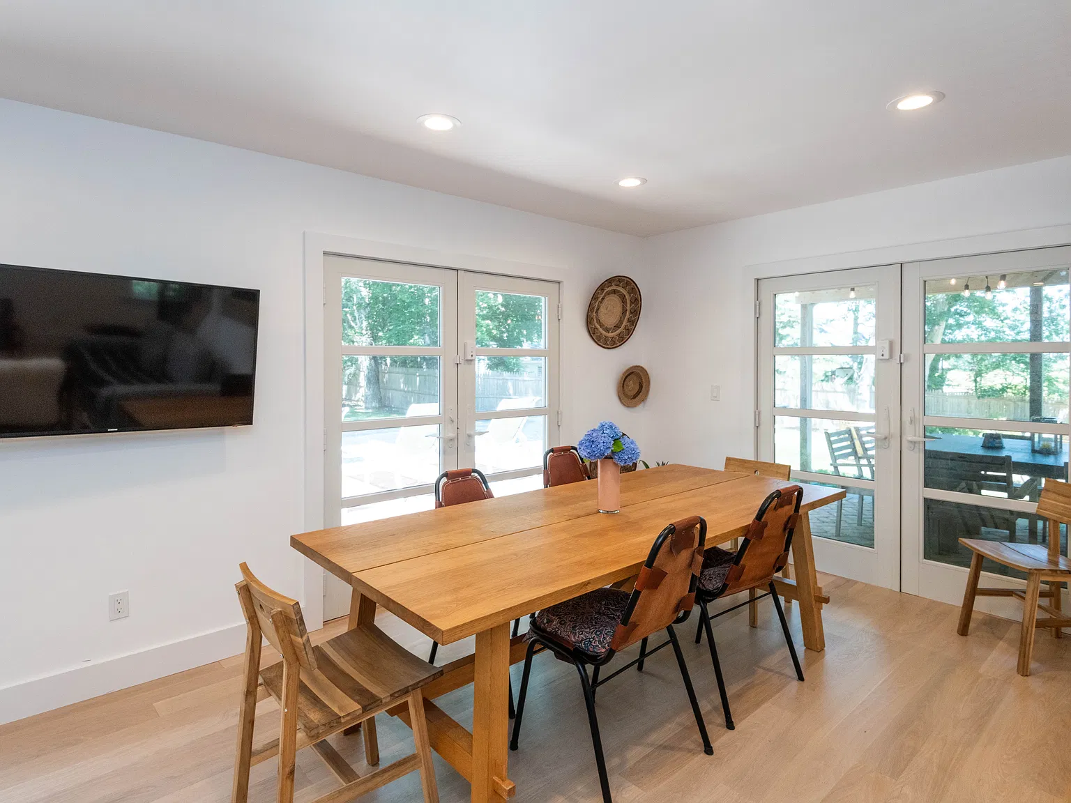 Renovated In Southampton With Private Beach, Tennis & Marina!! — Photo 4