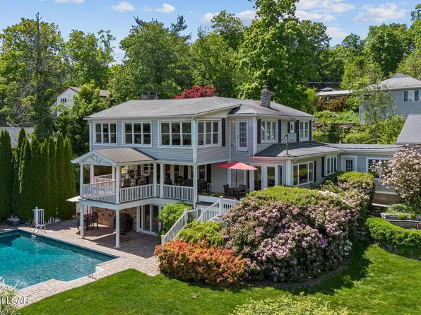 60 Walnut St, Harveys Lake, PA 18618