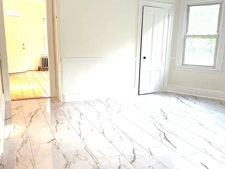 8 Poplar St — Photo 3
