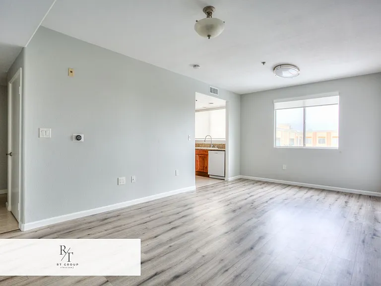 580 W Main St #302 — Photo 7