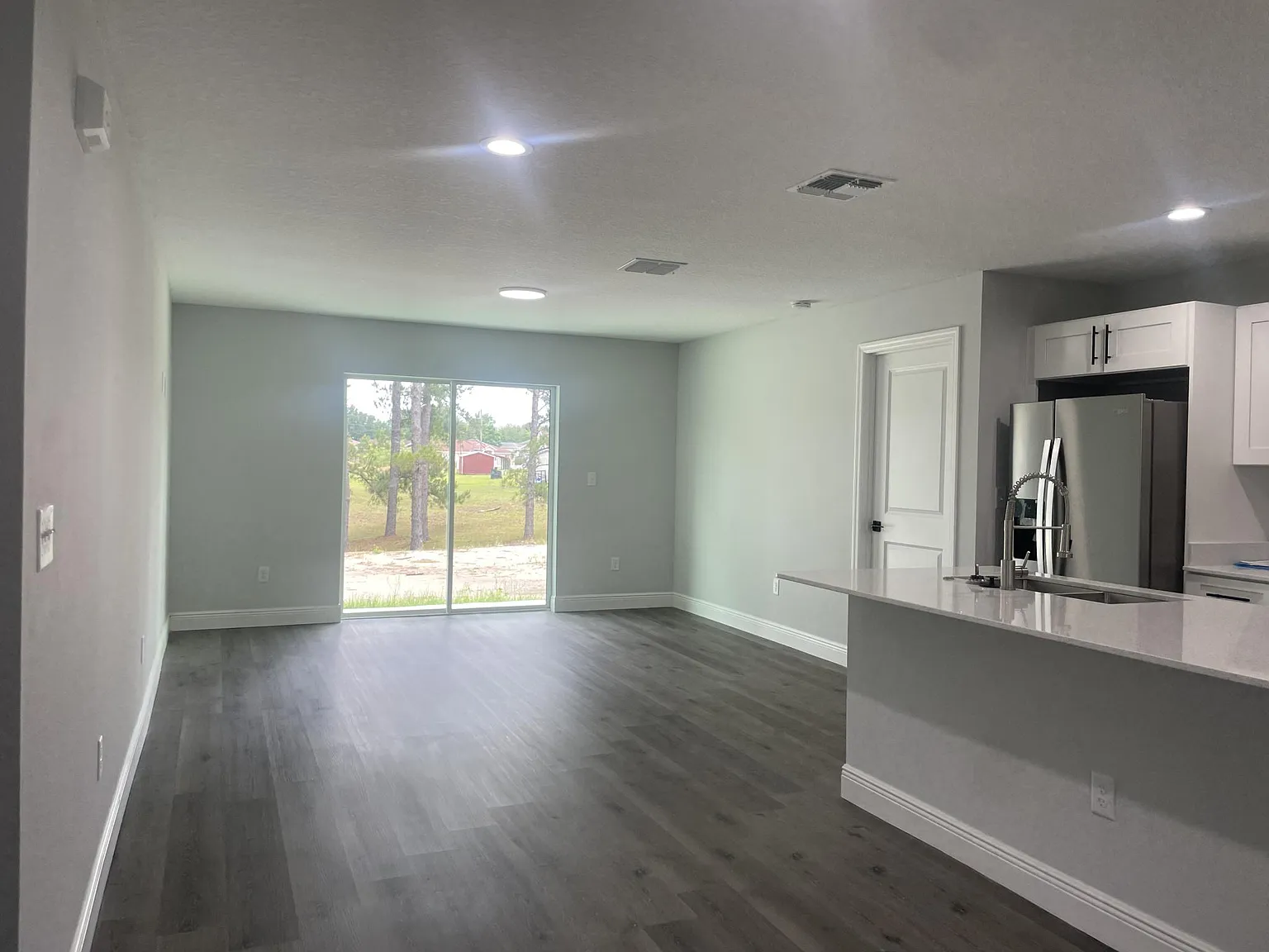 9 Cedar Tree Pl — Photo 4
