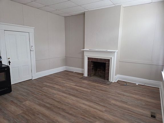 3rd image of 146 W 2nd St #1-A