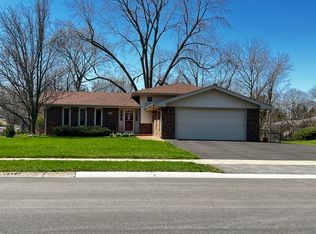 700 Tanglewood Ln, Frankfort, IL 60423