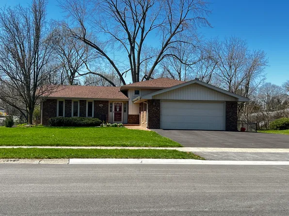 700 Tanglewood Ln, Frankfort, IL 60423