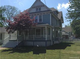 401 Lake St, Wilson, NY 14172