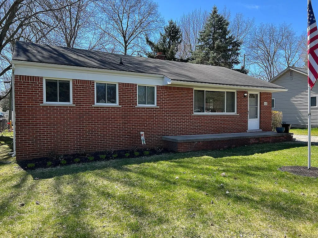 7648 Emerson photo 1