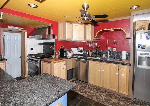 4th image of 1310 Loretta St
