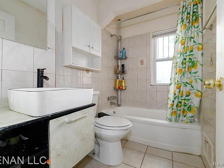 6001 Warwick St — Photo 23