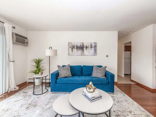 Barrington Lakes Apartments