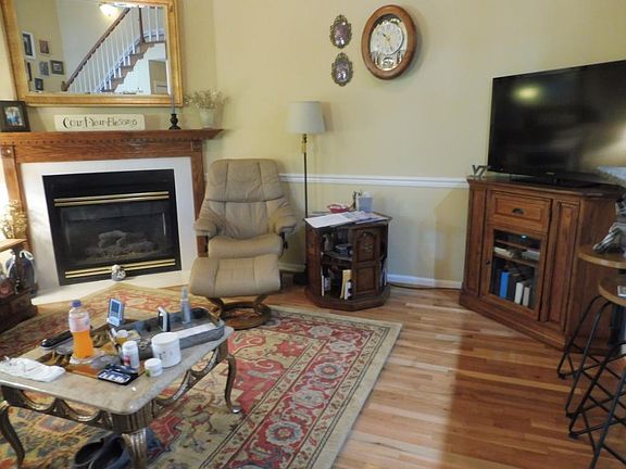 3rd image of 3752 Apple Grove Cir
