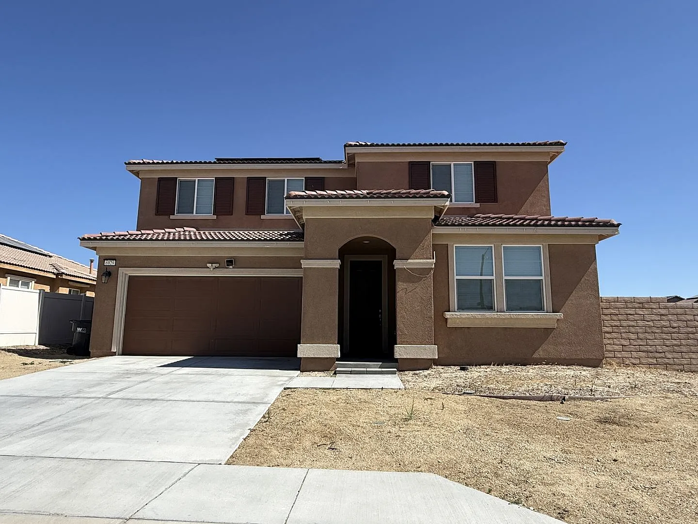 Palmdale 5 Bedrooms + 3.5 Bathroooms — Photo 1