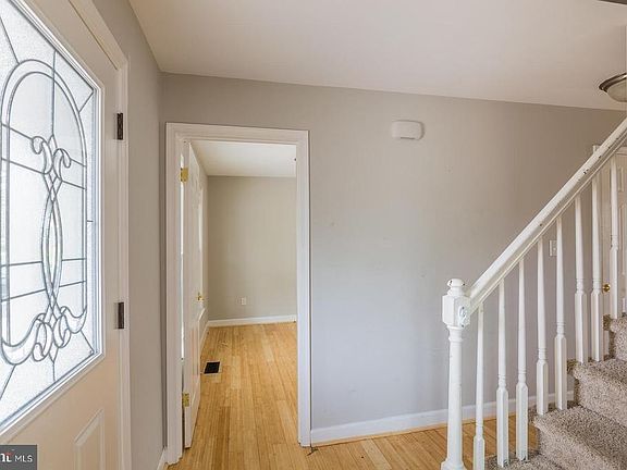 3rd image of 11804 Taft Dr