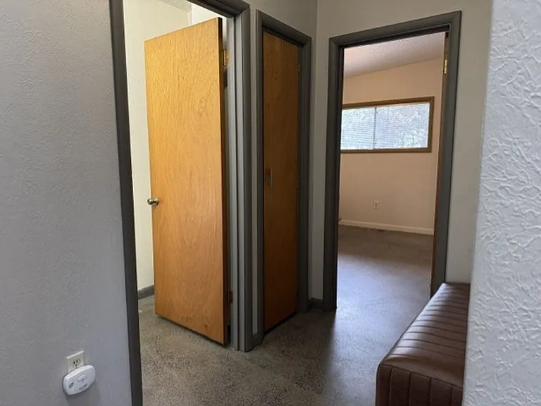 265 NW Linster Pl — Photo 11