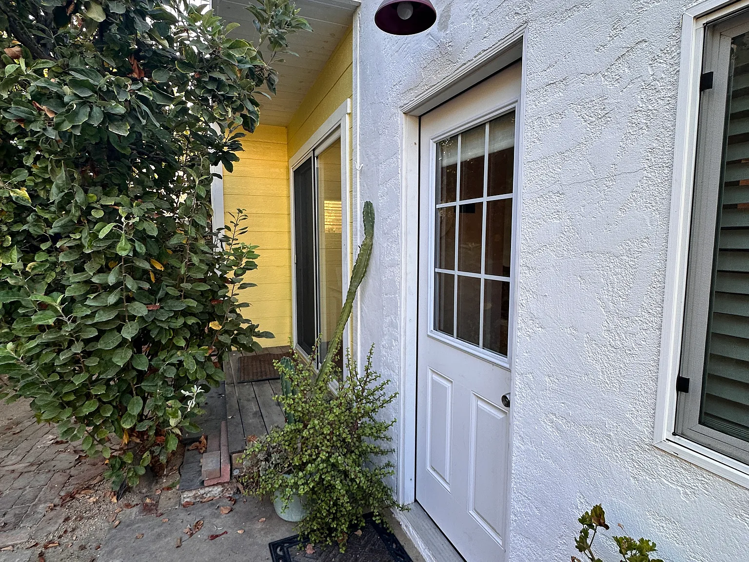 Studio, 400 sqft, $2,200 — Photo 1