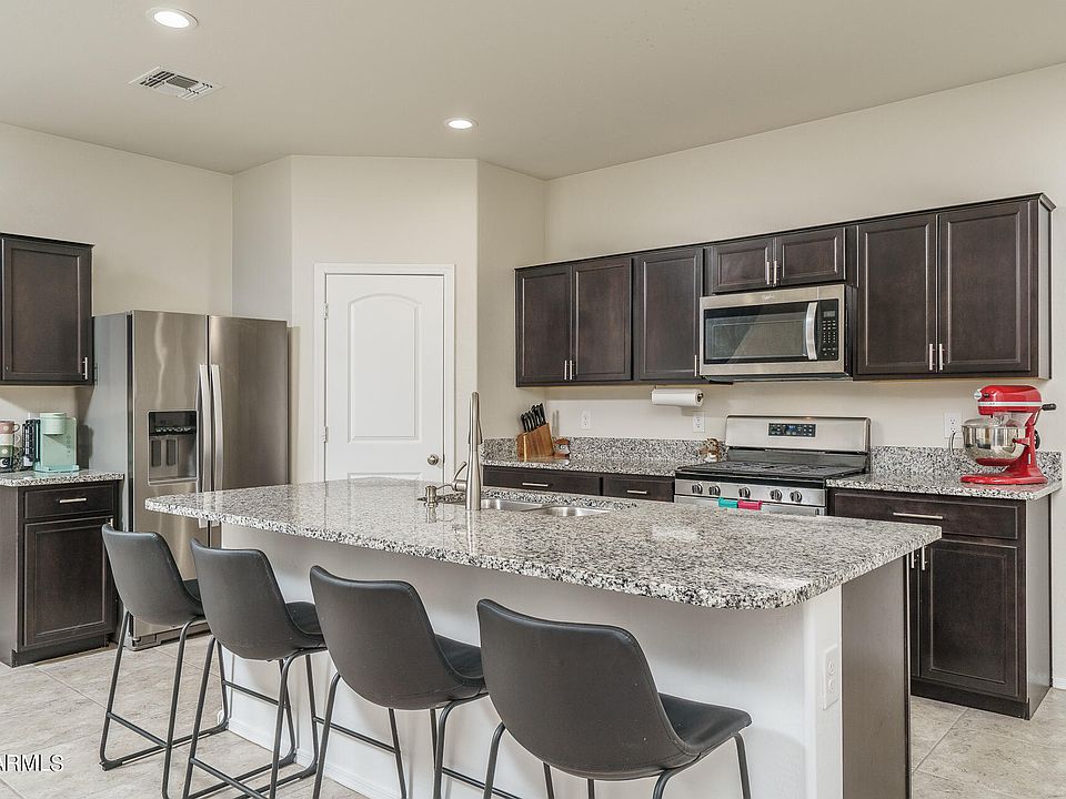 1st image of 30776 W COLUMBUS Avenue