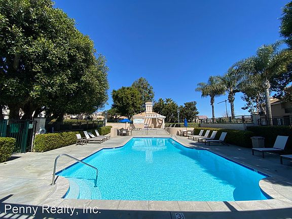 4th image of 7205 Calabria Ct Unit 2