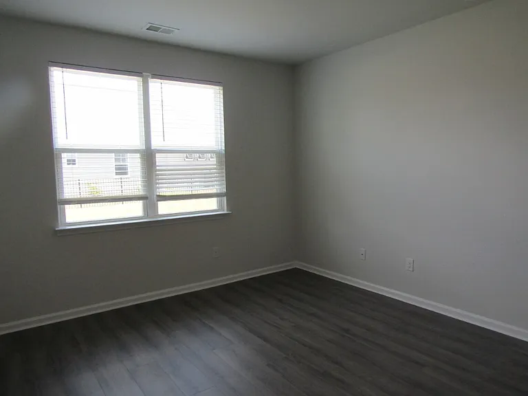 2165 Ainsley Dr — Photo 19