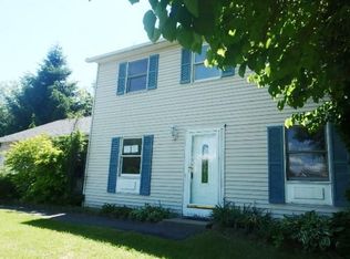 21 Magnolia Cir, Ravena, NY 12143