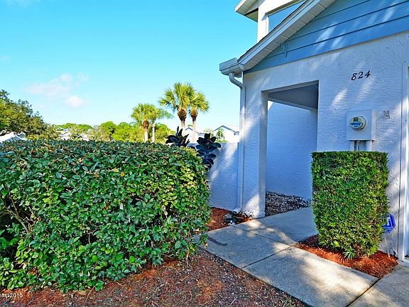 5th image of 824 Villa Dr