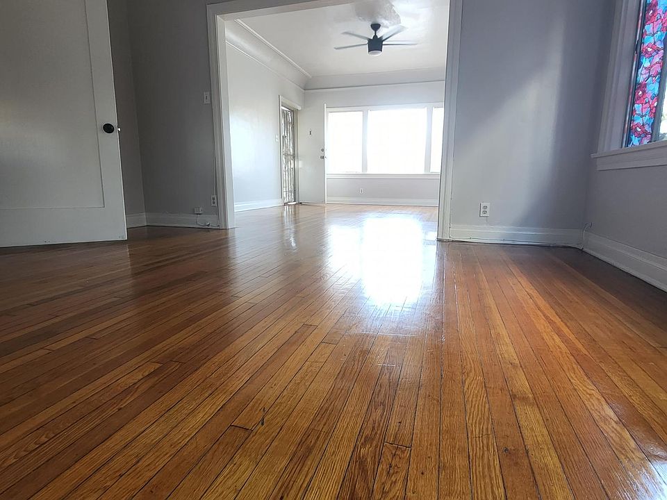 1st image of 335 E 49th St