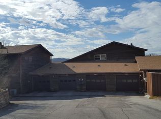 402 Powder Horn Rd, Charleston, WV 25314