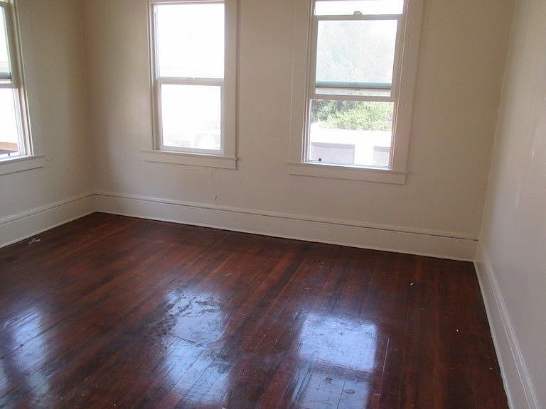 2nd image of 427 E Magnolia St