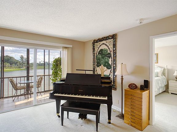 3rd image of 9400 N Hollybrook Lake Dr APT 303