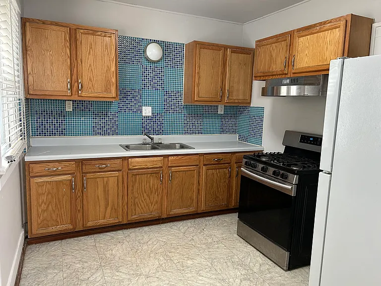1011 Maple Row — Photo 3