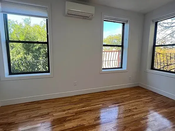 535 Sixth Avenue image 1 of 13