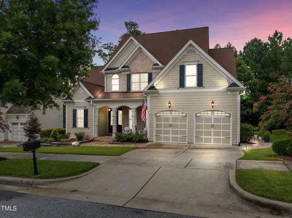 105 Synandra Ln, Holly Springs, NC 27540