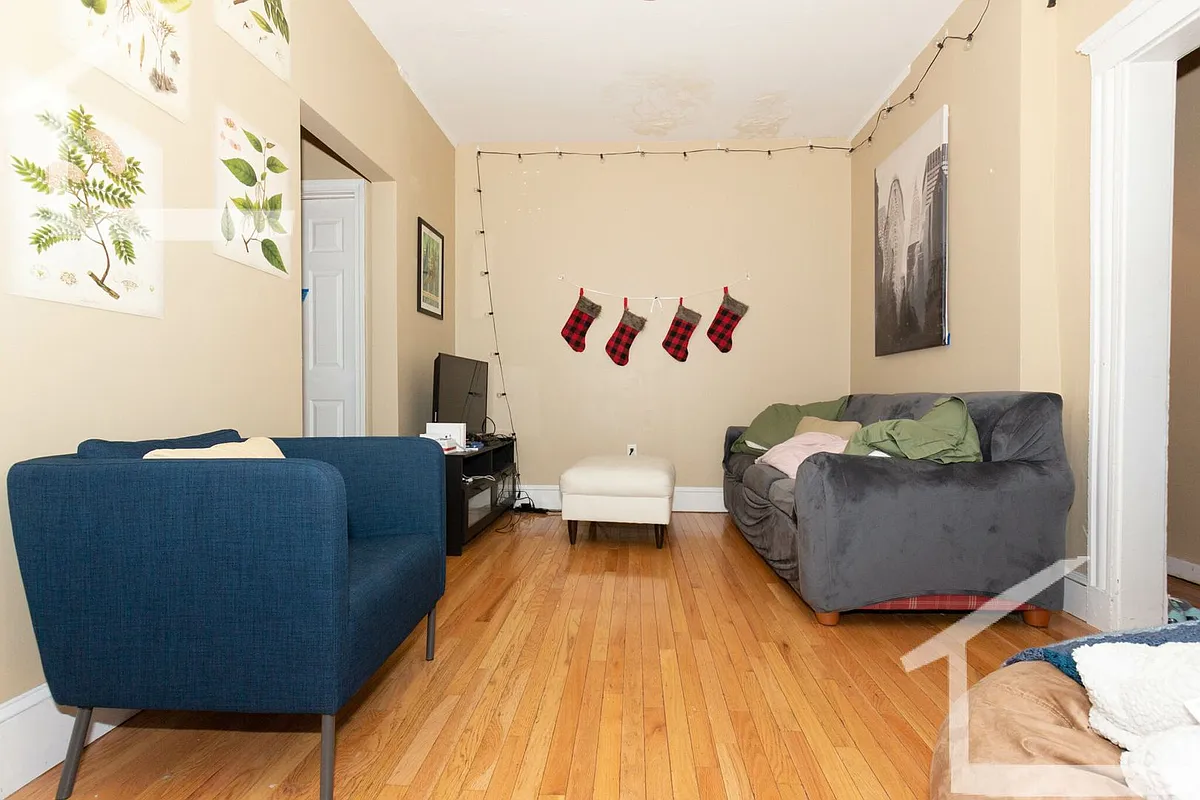Building Photo - 30 Egmont St #9