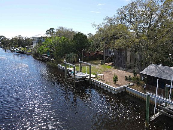 4th image of 7 Blue Crab Ln