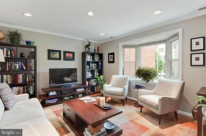 923 T St NW #A — Photo 4