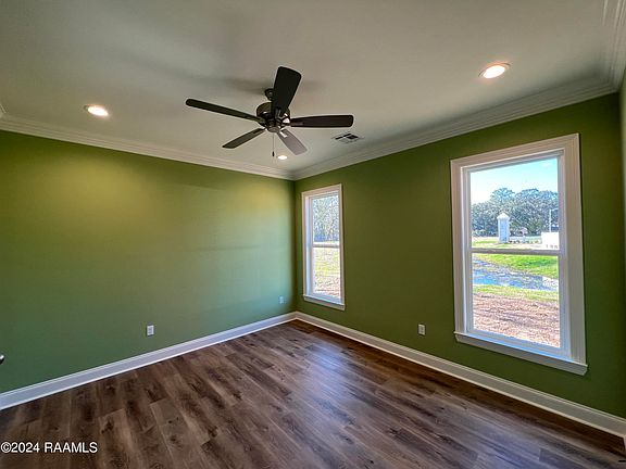 4th image of 202 Berchman Oaks Dr