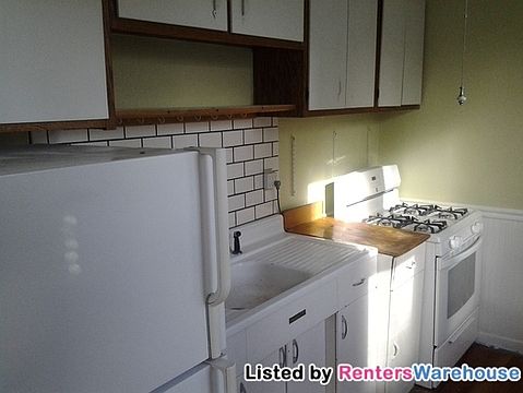 4th image of 1741 Van Buren Ave #1