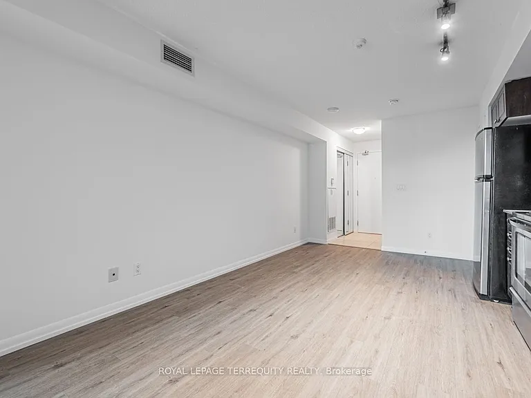 209 Fort York Blvd #658 — Photo 3