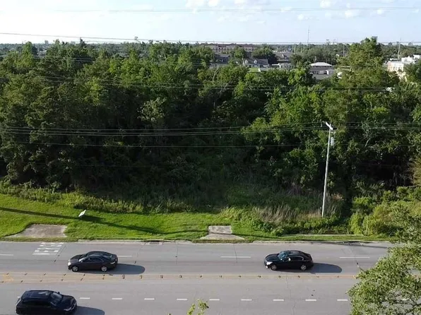 828 W Prien Lake Rd, Lake Charles, LA 70601