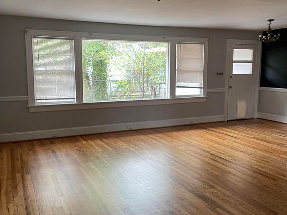 4th image of 208 Lewis Street