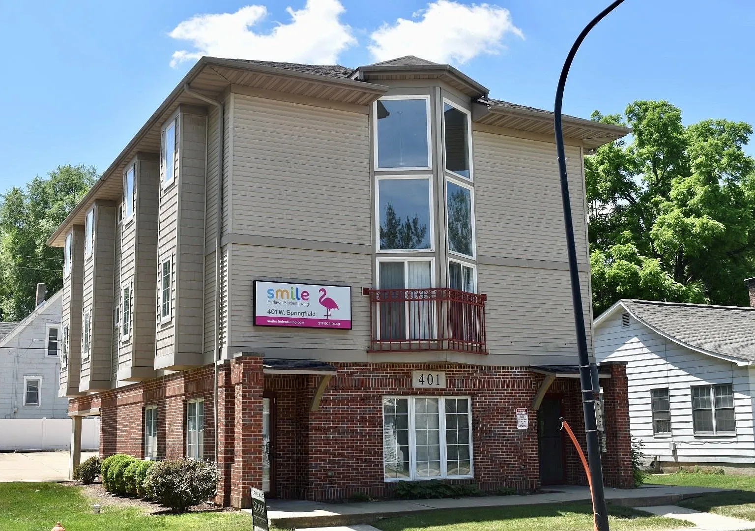 401 W Springfield — Photo 2
