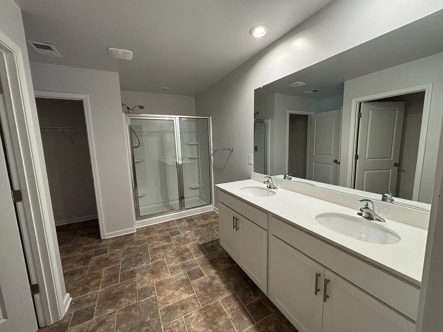 4 bed, 2175 sqft, $2,100 — Photo 4