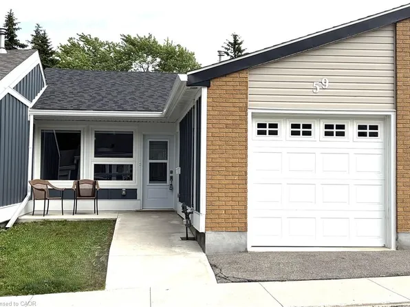 59 Szollosy Cir, Hamilton, ON L9B 1T8