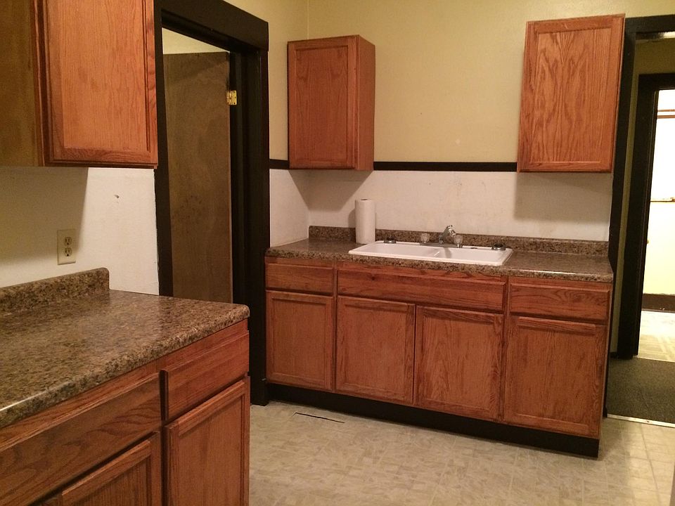 1st image of 213 Whittier Ave APT 1