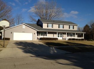 1965 Fairway Ct, Hoffman Estates, IL 60169