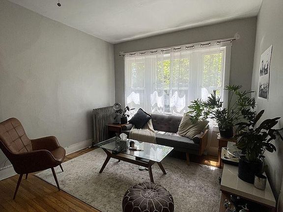 2nd image of 2700 N Sacramento Ave APT 1B